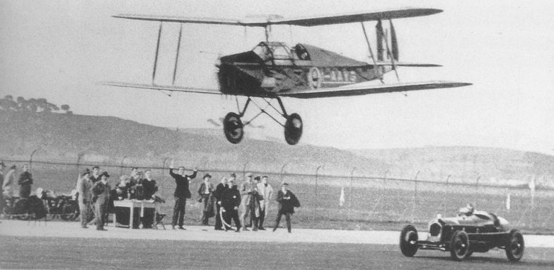 Roma_-_Pista_del_Littorio_-_8_dicembre_1931_-_Nuvolari_con_l_Alfa_8C.2300