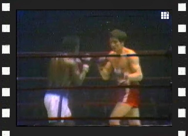 Emile Griffith vs. Nino Benvenuti LOUIS ARMSTRONG ~ When You`re Smilin`~